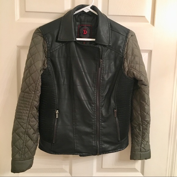 Jacket Dollhouse faux Leather puffer sleeves black - Picture 2 of 5